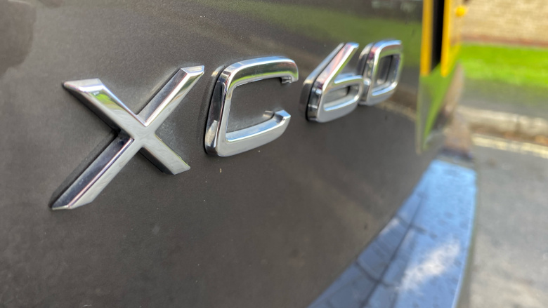 Volvo XC60 2.0 B5P Ultra Dark 5dr AWD Geartronic Petrol Estate